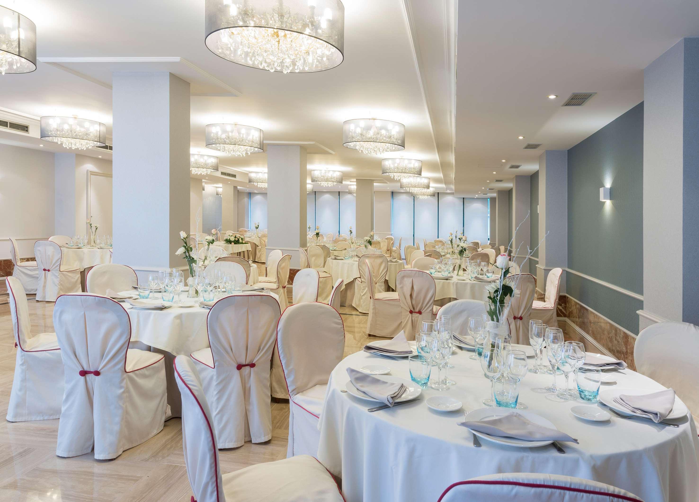 Hotel Madrid Leganes Affiliated By Melia Bagian luar foto