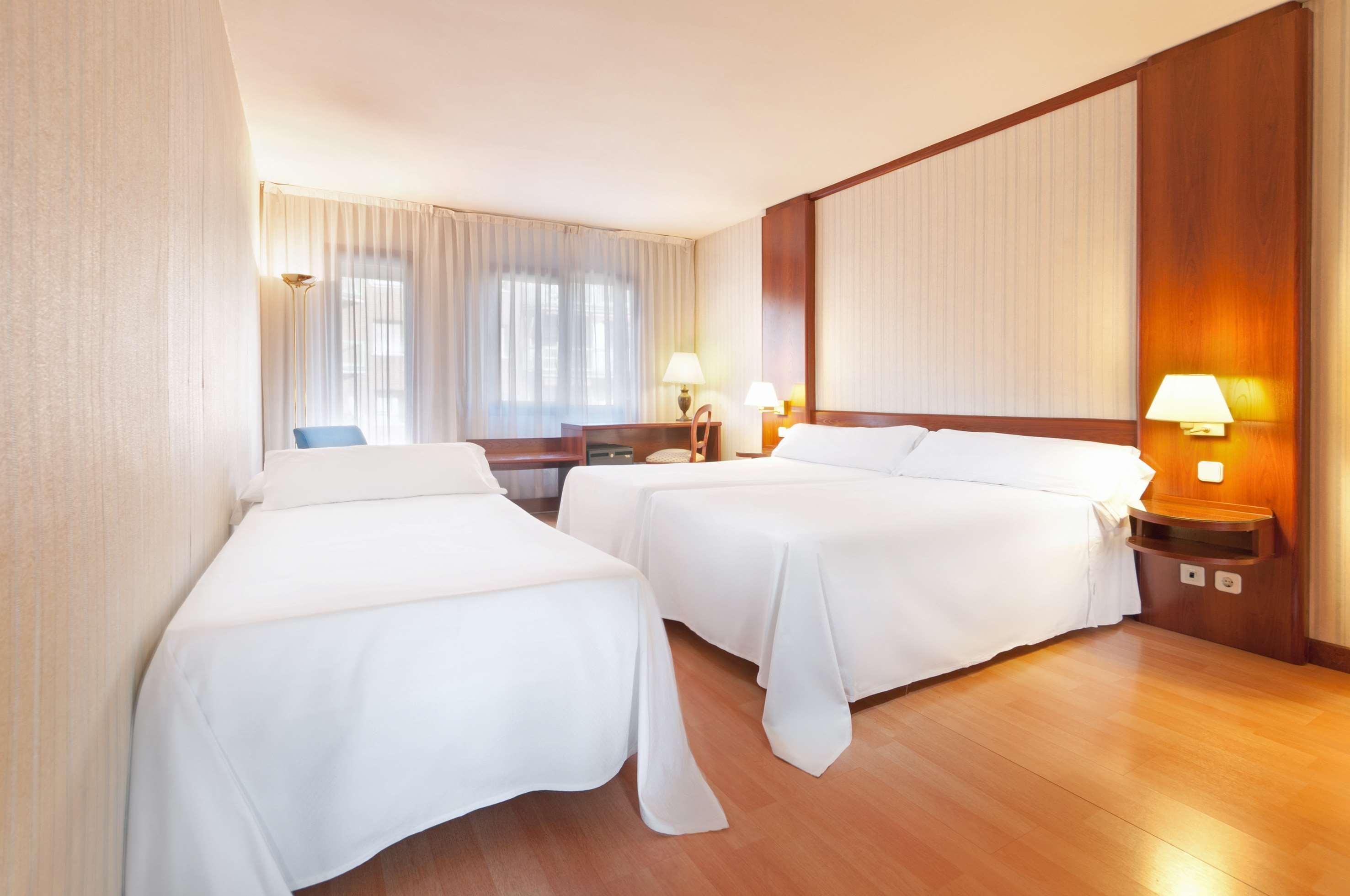 Hotel Madrid Leganes Affiliated By Melia Ruang foto