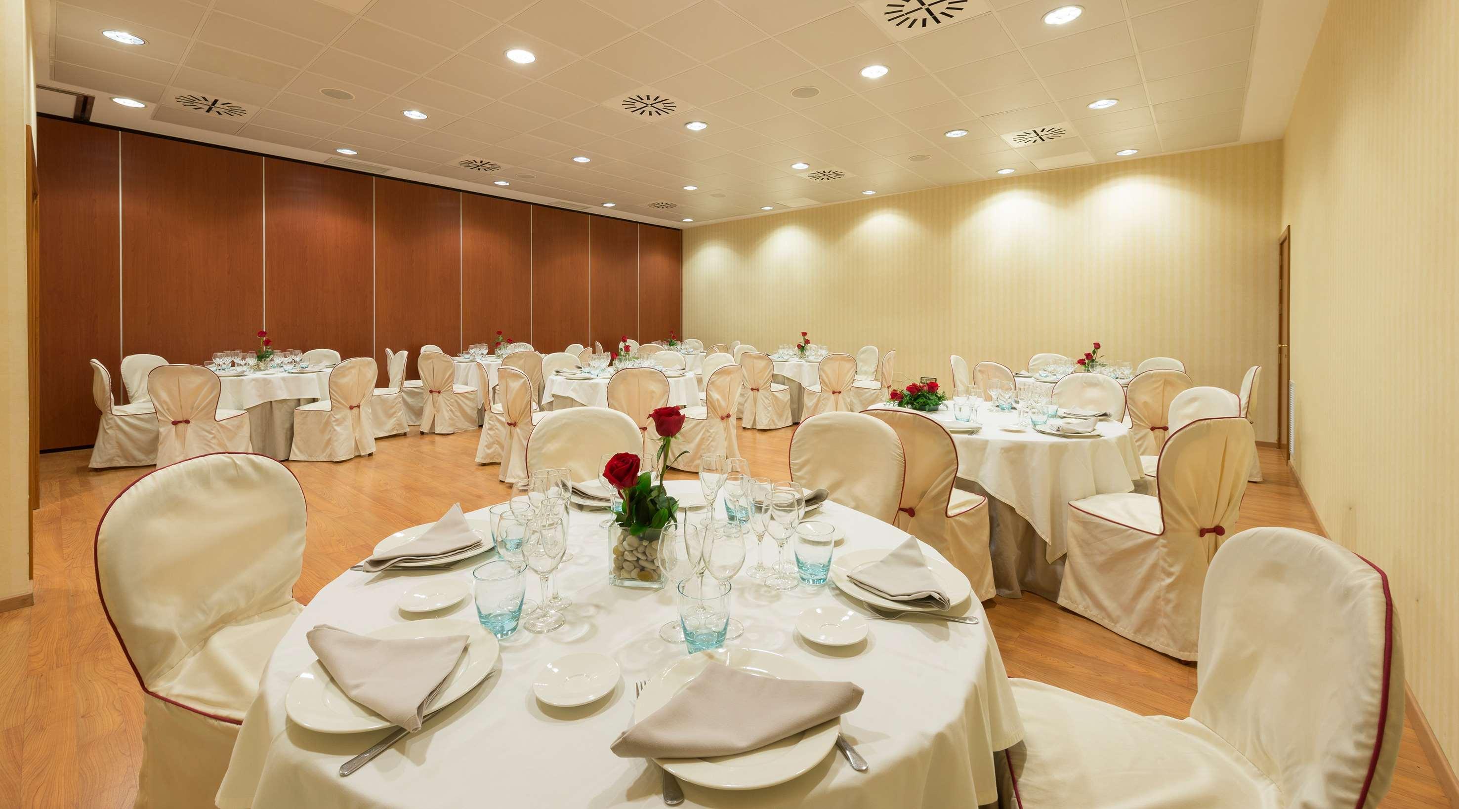 Hotel Madrid Leganes Affiliated By Melia Bagian luar foto