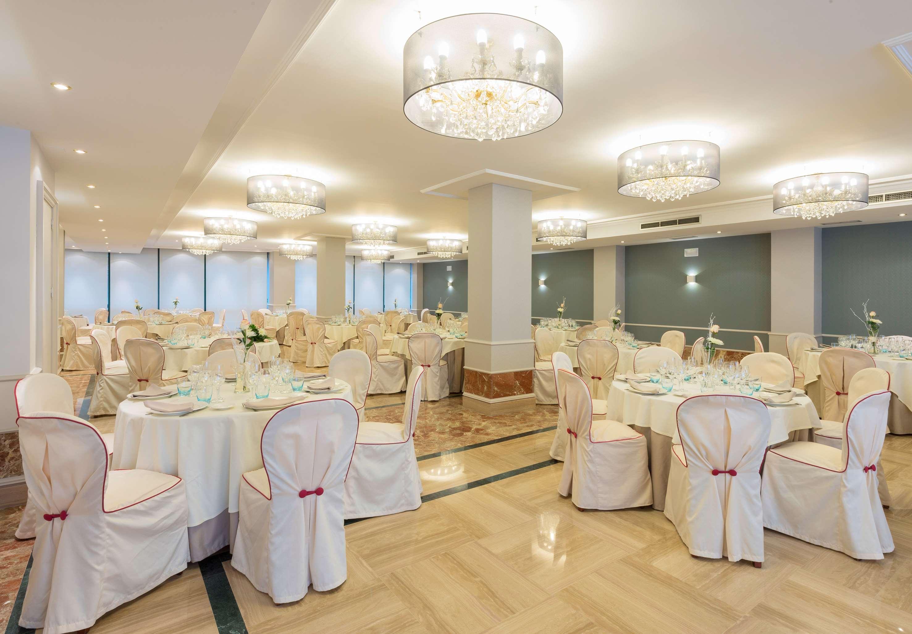 Hotel Madrid Leganes Affiliated By Melia Bagian luar foto